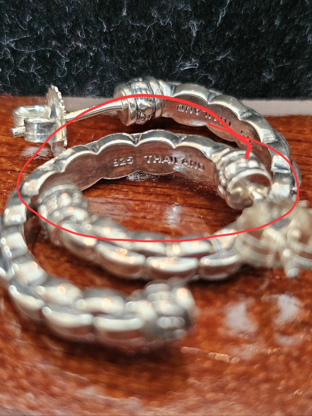 JAI by John Hardy Sterling Silver Textured Integrated Solid Chain Hoops 1” - Picture 14 of 16